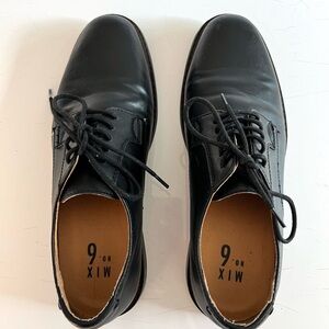 Men’s black dress shoes
